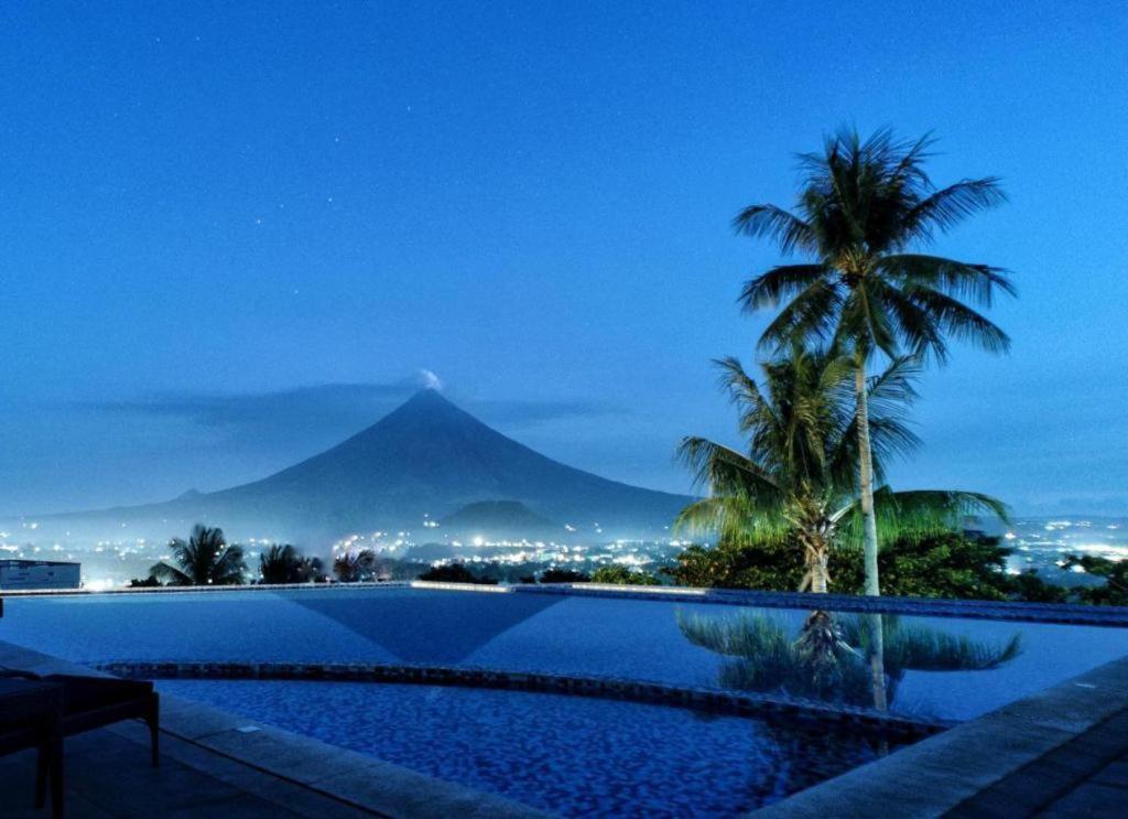 The Oriental Hotel Legazpi Exterior photo