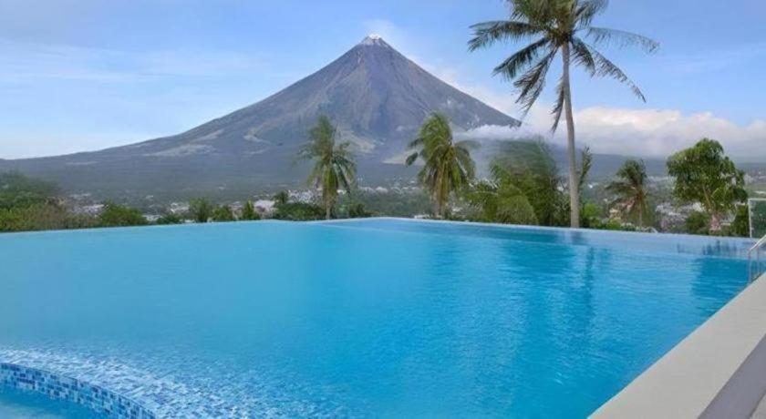 The Oriental Hotel Legazpi Exterior photo