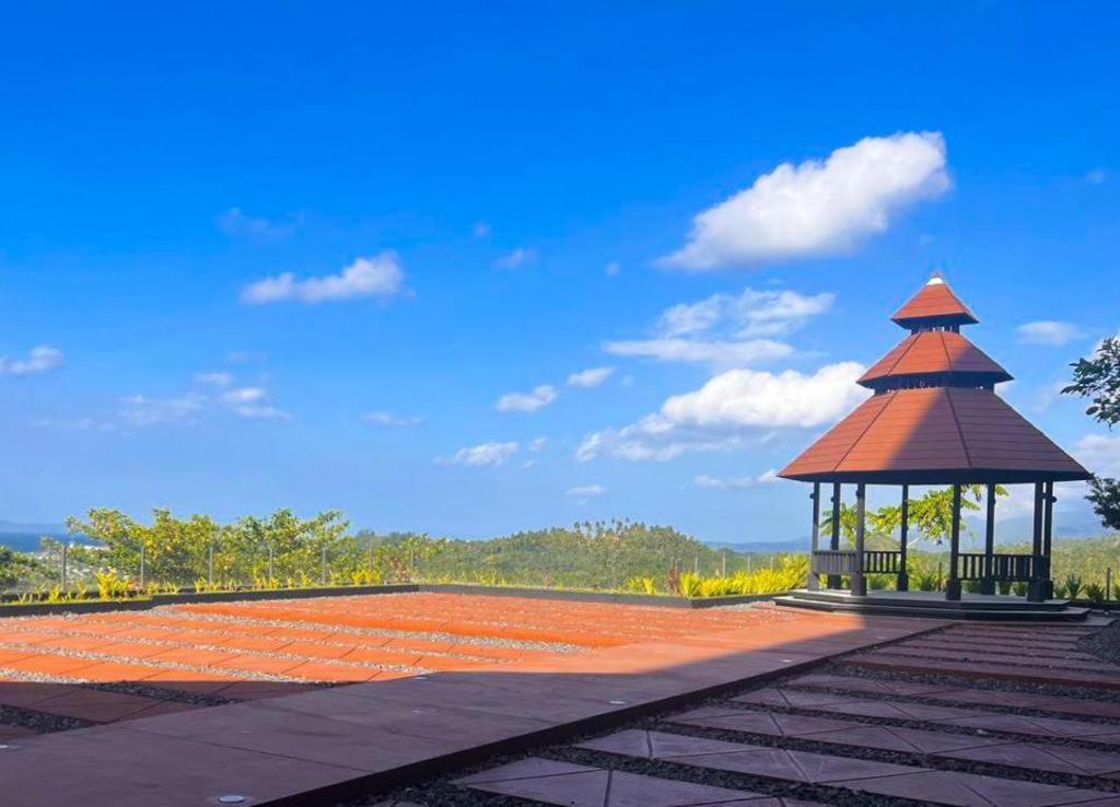 The Oriental Hotel Legazpi Exterior photo