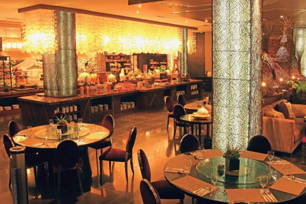 The Oriental Hotel Legazpi Exterior photo